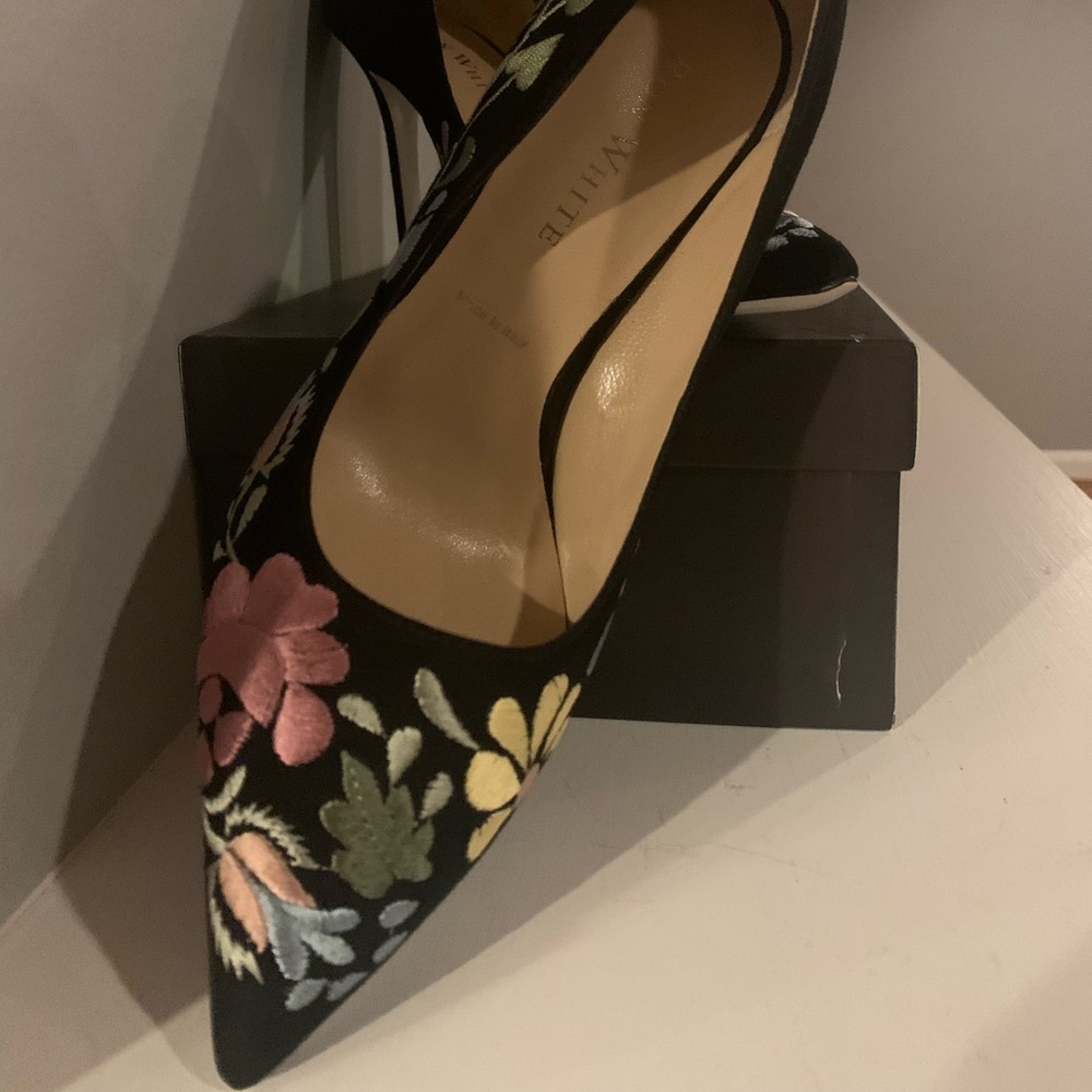 Ron White Suede Pump